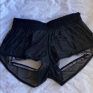Lululemon Tribal Mesh Shorts with Spandex 🐼